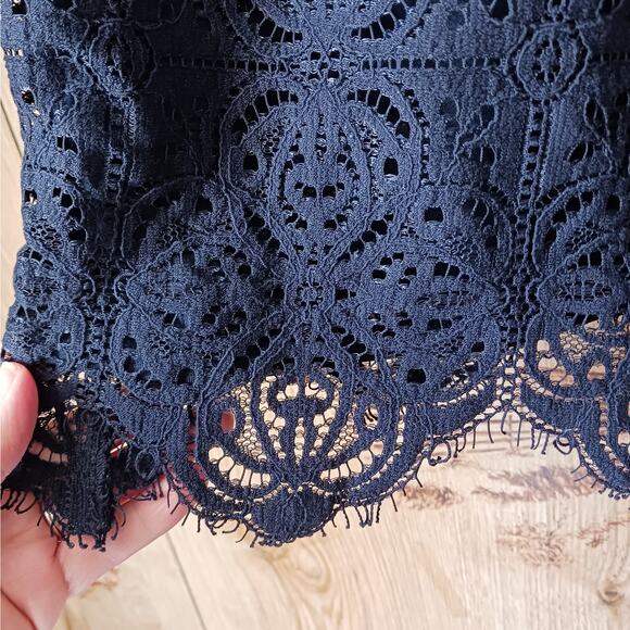 Loft Lace Overlay Tank Top Blouse Navy Blue Size XS - Picture 3 of 8